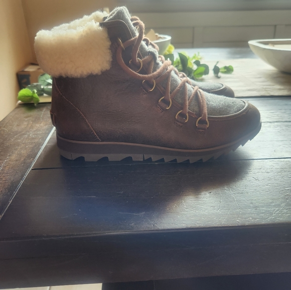 Nwot Sorel Boots - Picture 2 of 7